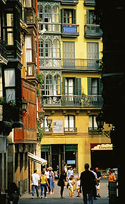 Bilbao: Calle del Casco Viejo (Foto: Bilbao Turismo)